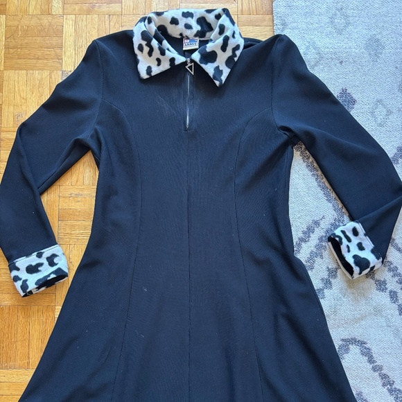 akkus Dresses & Skirts - VINTAGE adorable cow collar zip up dress